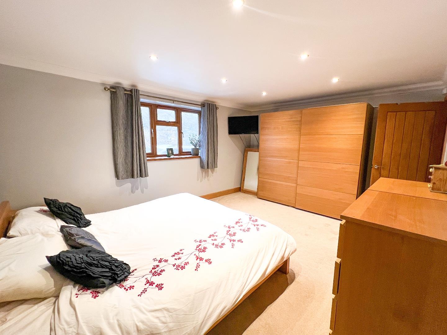 Garreg Road, Pontycymer, Bridgend County Borough, CF32 8EL